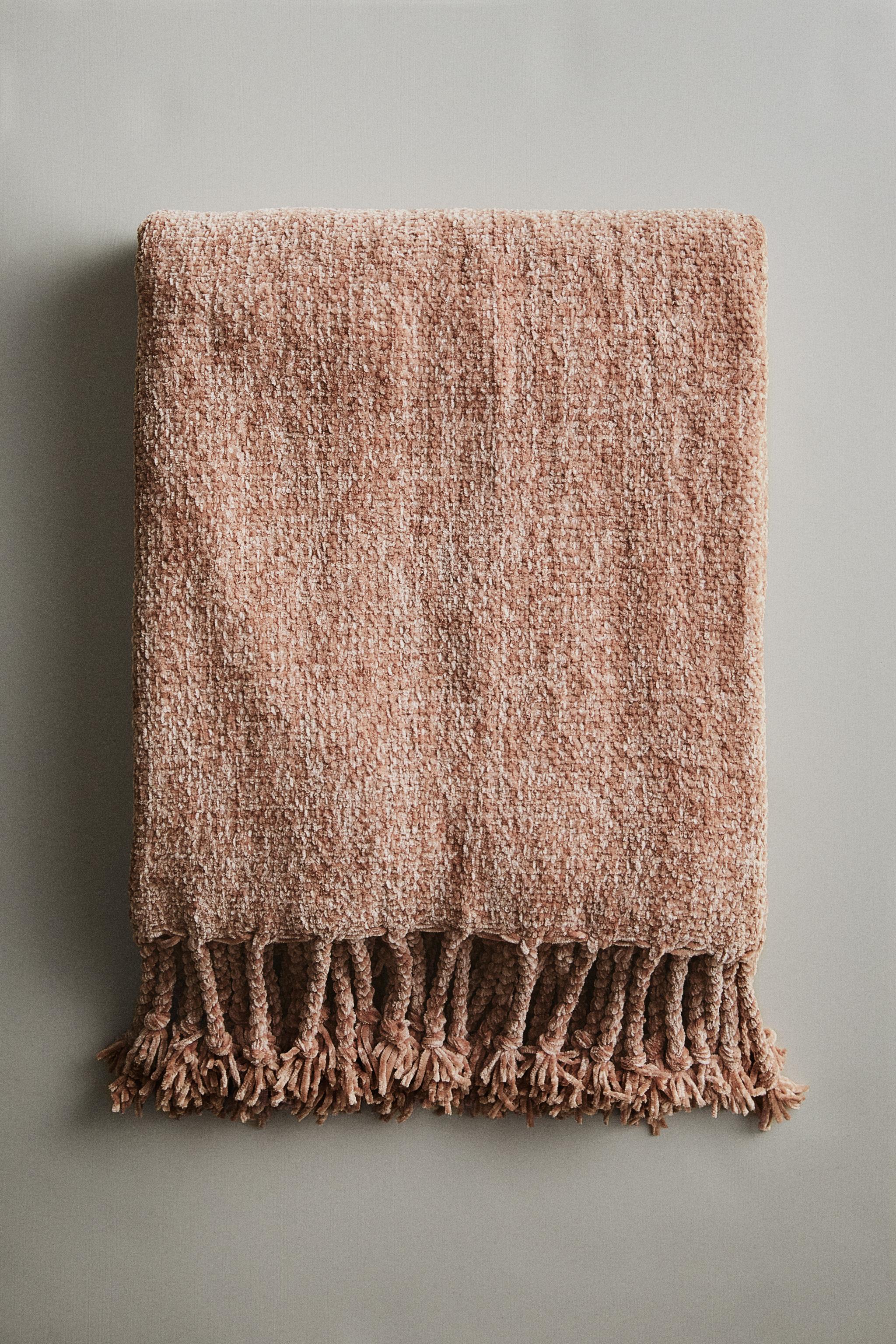 CHUNKY CHENILLE BLANKET
